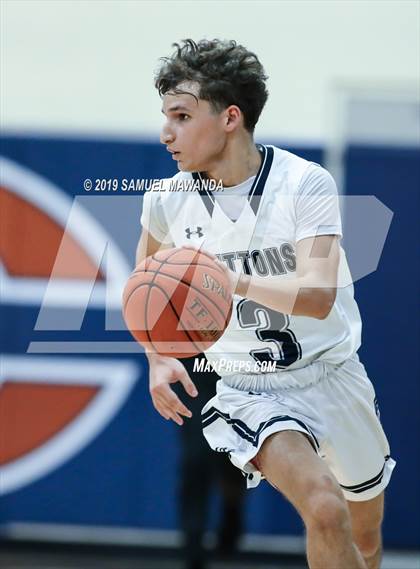 Thumbnail 3 in Loyola vs. Central Catholic (Marianist Classic) photogallery.
