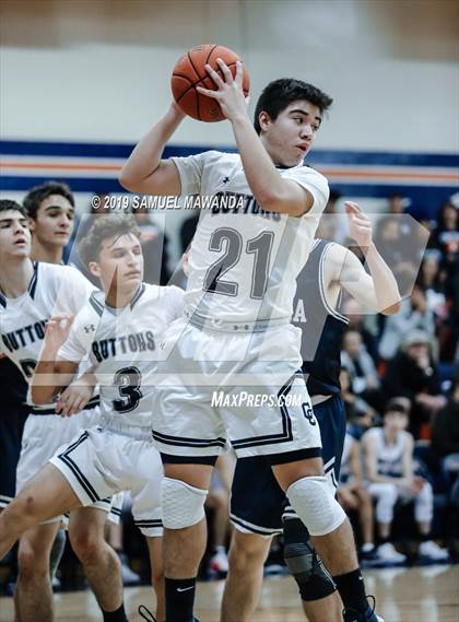 Thumbnail 3 in Loyola vs. Central Catholic (Marianist Classic) photogallery.