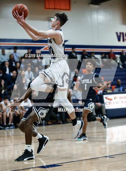 Thumbnail 3 in Loyola vs. Central Catholic (Marianist Classic) photogallery.