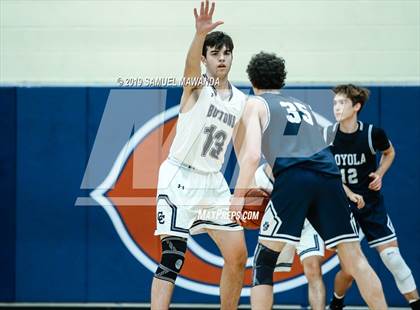 Thumbnail 3 in Loyola vs. Central Catholic (Marianist Classic) photogallery.