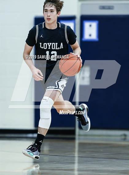 Thumbnail 3 in Loyola vs. Central Catholic (Marianist Classic) photogallery.