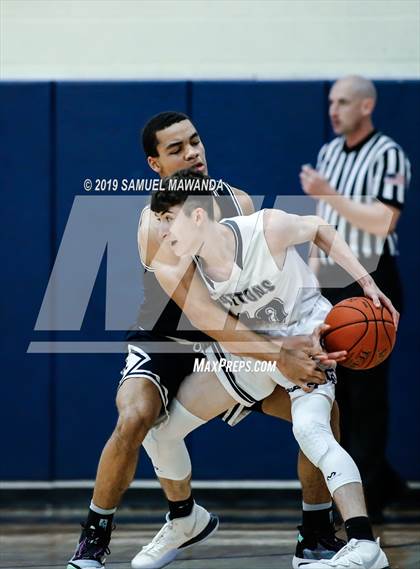 Thumbnail 2 in Loyola vs. Central Catholic (Marianist Classic) photogallery.