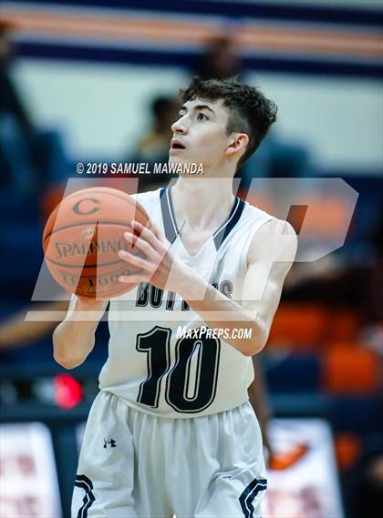 Thumbnail 1 in Loyola vs. Central Catholic (Marianist Classic) photogallery.