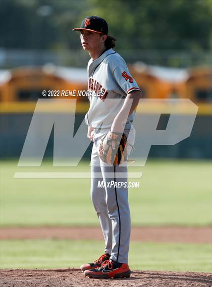 Thumbnail 1 in South Pasadena vs Monrovia photogallery.