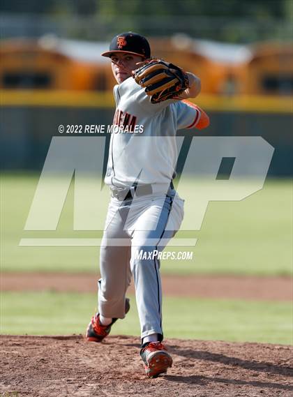 Thumbnail 1 in South Pasadena vs Monrovia photogallery.