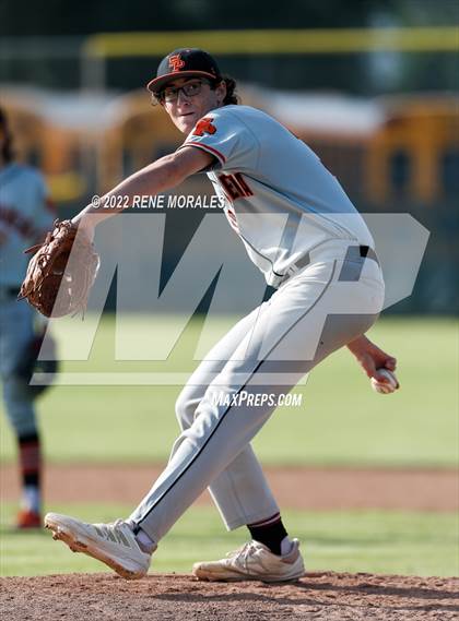 Thumbnail 3 in South Pasadena vs Monrovia photogallery.