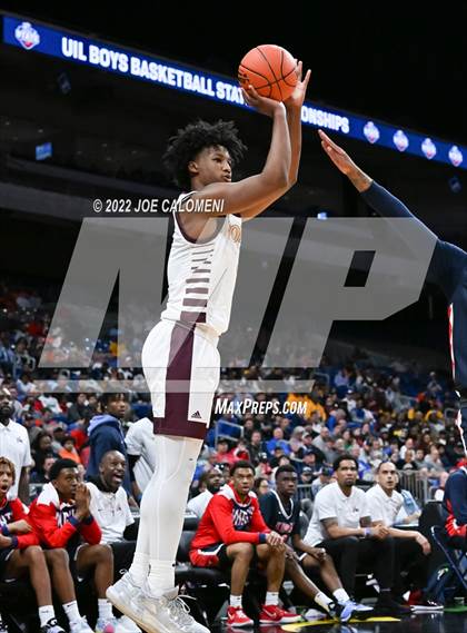 Thumbnail 1 in Beaumont United vs Kimball (UIL 5A State Semifinal) photogallery.