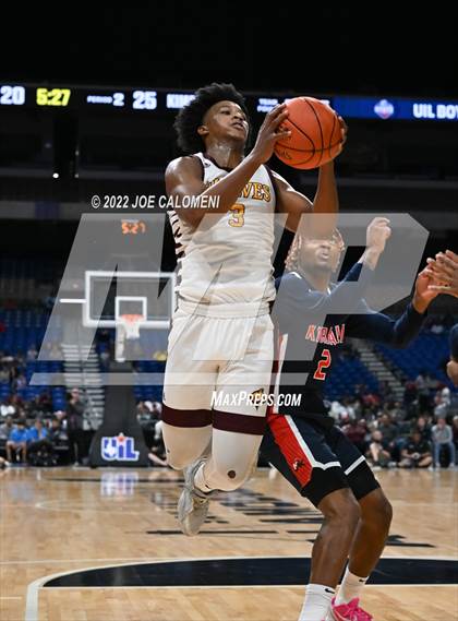 Thumbnail 2 in Beaumont United vs Kimball (UIL 5A State Semifinal) photogallery.