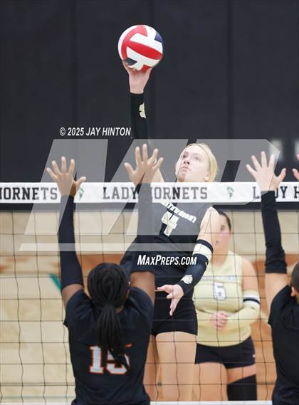 Thumbnail 1 in Nocona vs Whitewright (UIL 2A D1 Volleyball Semifinal) photogallery.