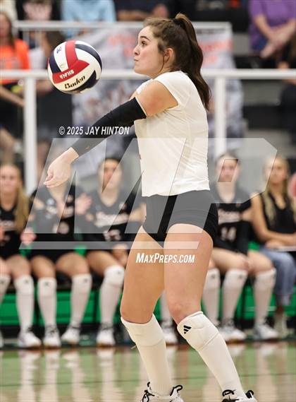 Thumbnail 3 in Nocona vs Whitewright (UIL 2A D1 Volleyball Semifinal) photogallery.