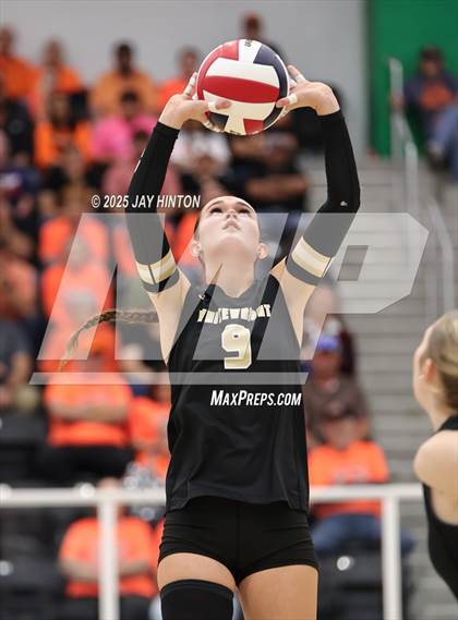 Thumbnail 1 in Nocona vs Whitewright (UIL 2A D1 Volleyball Semifinal) photogallery.