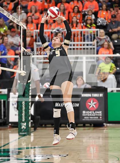 Thumbnail 1 in Nocona vs Whitewright (UIL 2A D1 Volleyball Semifinal) photogallery.