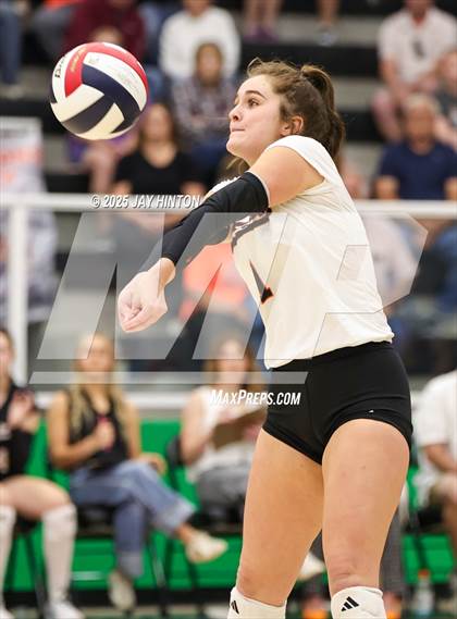Thumbnail 3 in Nocona vs Whitewright (UIL 2A D1 Volleyball Semifinal) photogallery.