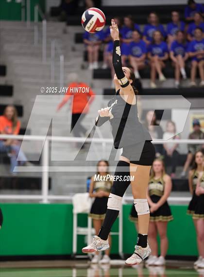 Thumbnail 3 in Nocona vs Whitewright (UIL 2A D1 Volleyball Semifinal) photogallery.