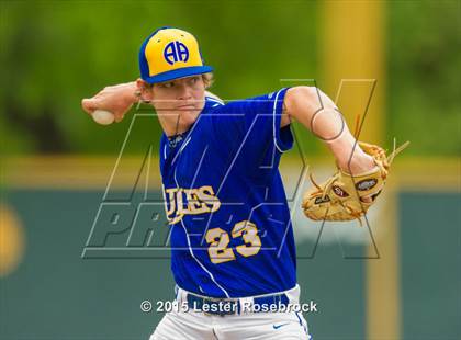 Thumbnail 3 in San Antonio Memorial @ Alamo Heights photogallery.