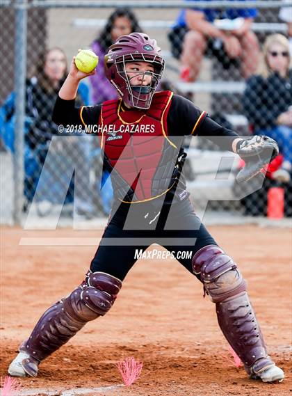 Thumbnail 3 in Cathedral Catholic vs. Torrey Pines photogallery.