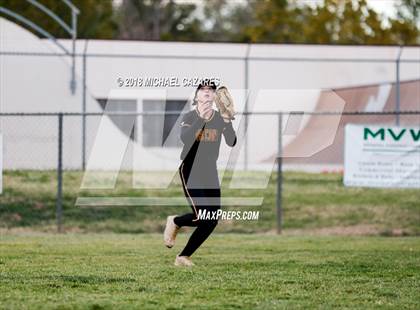 Thumbnail 1 in Cathedral Catholic vs. Torrey Pines photogallery.