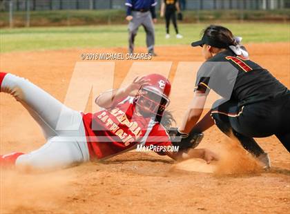 Thumbnail 3 in Cathedral Catholic vs. Torrey Pines photogallery.