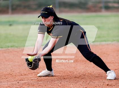 Thumbnail 1 in Cathedral Catholic vs. Torrey Pines photogallery.