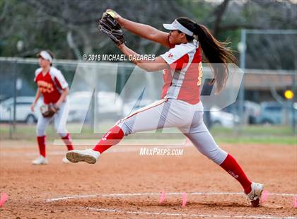 Thumbnail 2 in Cathedral Catholic vs. Torrey Pines photogallery.