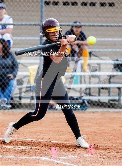 Thumbnail 2 in Cathedral Catholic vs. Torrey Pines photogallery.