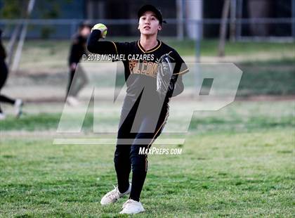 Thumbnail 2 in Cathedral Catholic vs. Torrey Pines photogallery.