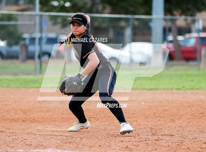Thumbnail 3 in Cathedral Catholic vs. Torrey Pines photogallery.