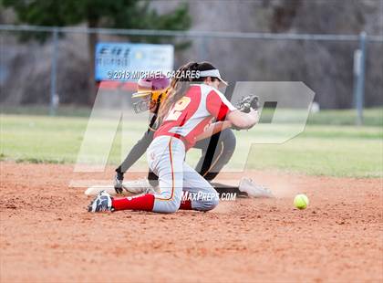 Thumbnail 2 in Cathedral Catholic vs. Torrey Pines photogallery.