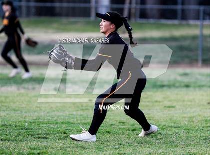 Thumbnail 3 in Cathedral Catholic vs. Torrey Pines photogallery.