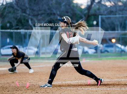 Thumbnail 3 in Cathedral Catholic vs. Torrey Pines photogallery.