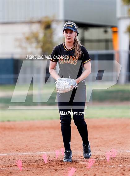 Thumbnail 3 in Cathedral Catholic vs. Torrey Pines photogallery.