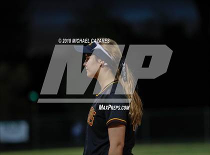 Thumbnail 3 in Cathedral Catholic vs. Torrey Pines photogallery.