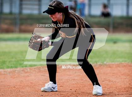 Thumbnail 3 in Cathedral Catholic vs. Torrey Pines photogallery.