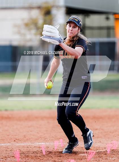 Thumbnail 2 in Cathedral Catholic vs. Torrey Pines photogallery.