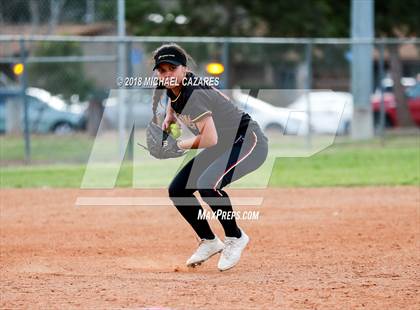 Thumbnail 1 in Cathedral Catholic vs. Torrey Pines photogallery.