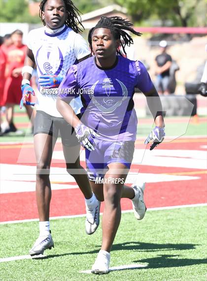 Thumbnail 2 in Cesar Chavez vs. Show Low (Mingus 7 on 7 Tournament) photogallery.