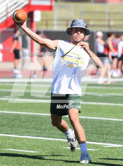 Thumbnail 2 in Cesar Chavez vs. Show Low (Mingus 7 on 7 Tournament) photogallery.