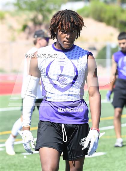 Thumbnail 2 in Cesar Chavez vs. Show Low (Mingus 7 on 7 Tournament) photogallery.