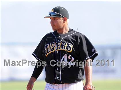 Thumbnail 2 in San Fernando vs. Sierra Vista (Blazer Bash) photogallery.