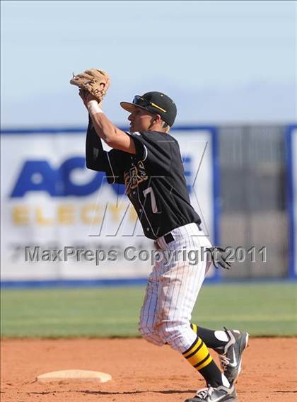 Thumbnail 2 in San Fernando vs. Sierra Vista (Blazer Bash) photogallery.