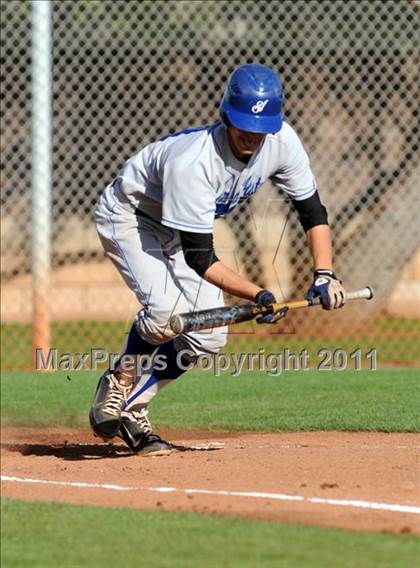Thumbnail 2 in San Fernando vs. Sierra Vista (Blazer Bash) photogallery.