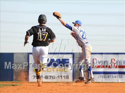 Thumbnail 2 in San Fernando vs. Sierra Vista (Blazer Bash) photogallery.