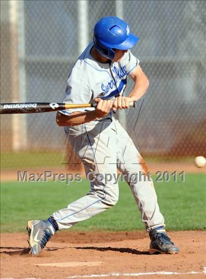 Thumbnail 1 in San Fernando vs. Sierra Vista (Blazer Bash) photogallery.