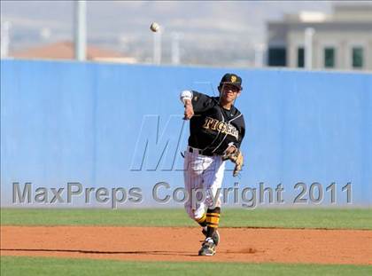 Thumbnail 1 in San Fernando vs. Sierra Vista (Blazer Bash) photogallery.