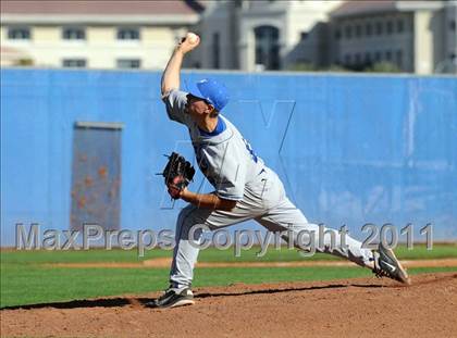 Thumbnail 3 in San Fernando vs. Sierra Vista (Blazer Bash) photogallery.