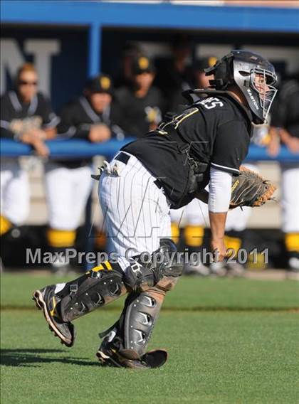Thumbnail 2 in San Fernando vs. Sierra Vista (Blazer Bash) photogallery.