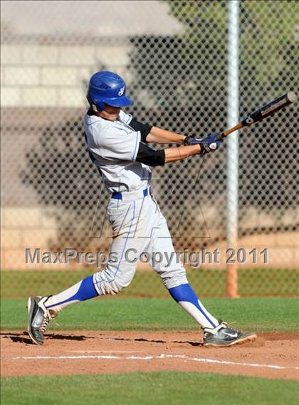 Thumbnail 3 in San Fernando vs. Sierra Vista (Blazer Bash) photogallery.