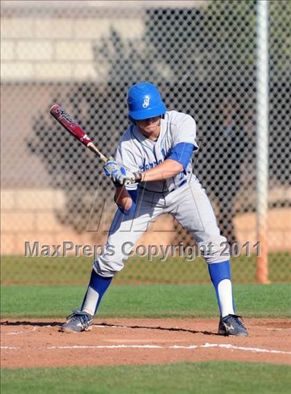 Thumbnail 2 in San Fernando vs. Sierra Vista (Blazer Bash) photogallery.