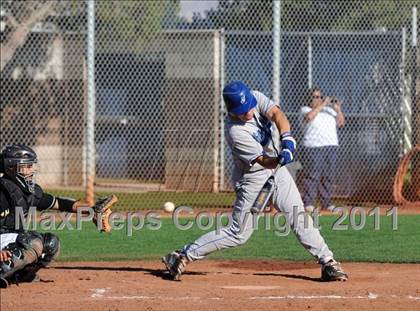 Thumbnail 1 in San Fernando vs. Sierra Vista (Blazer Bash) photogallery.