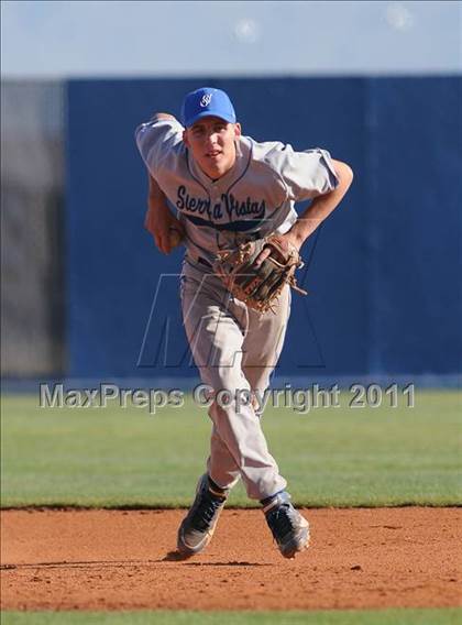 Thumbnail 3 in San Fernando vs. Sierra Vista (Blazer Bash) photogallery.